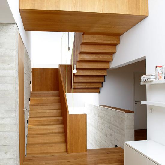Moderne Design Treppenanlage aus Massivholz