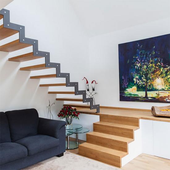Treppe aus Holz und Stahl mit Podest von Treppenbau SCHMIDT