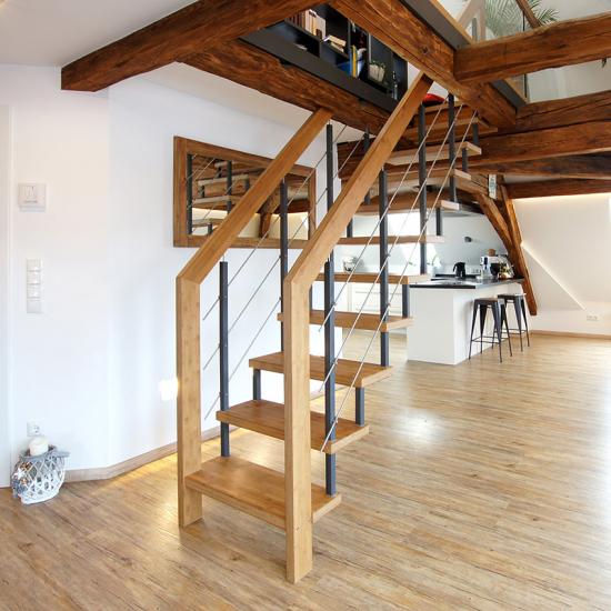 Raumspartreppe mit Holzstufen von treppen arte®