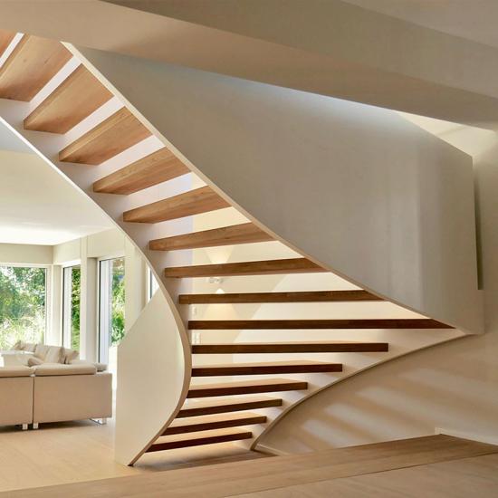 Moderne Designtreppe mit Holzstufen von WORTMANN Treppen