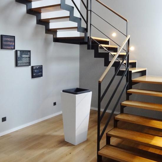 Moderne Stahl-Holz Treppe von VS Treppensysteme