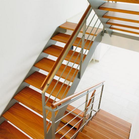 Moderne Treppen aus Stahl und Holz von Rosenhagen GmbH