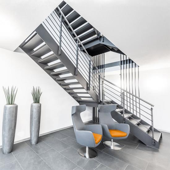 Designtreppe aus Metall von STADLER Treppen