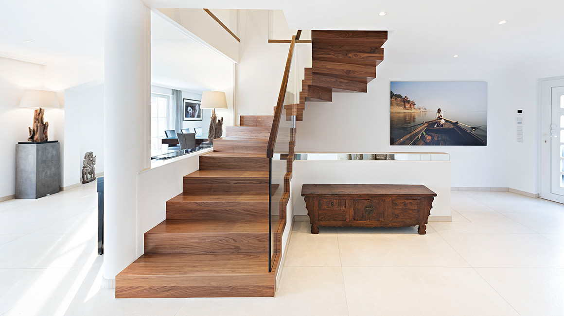Design Faltwerktreppe aus Massivholz von Siller Treppen