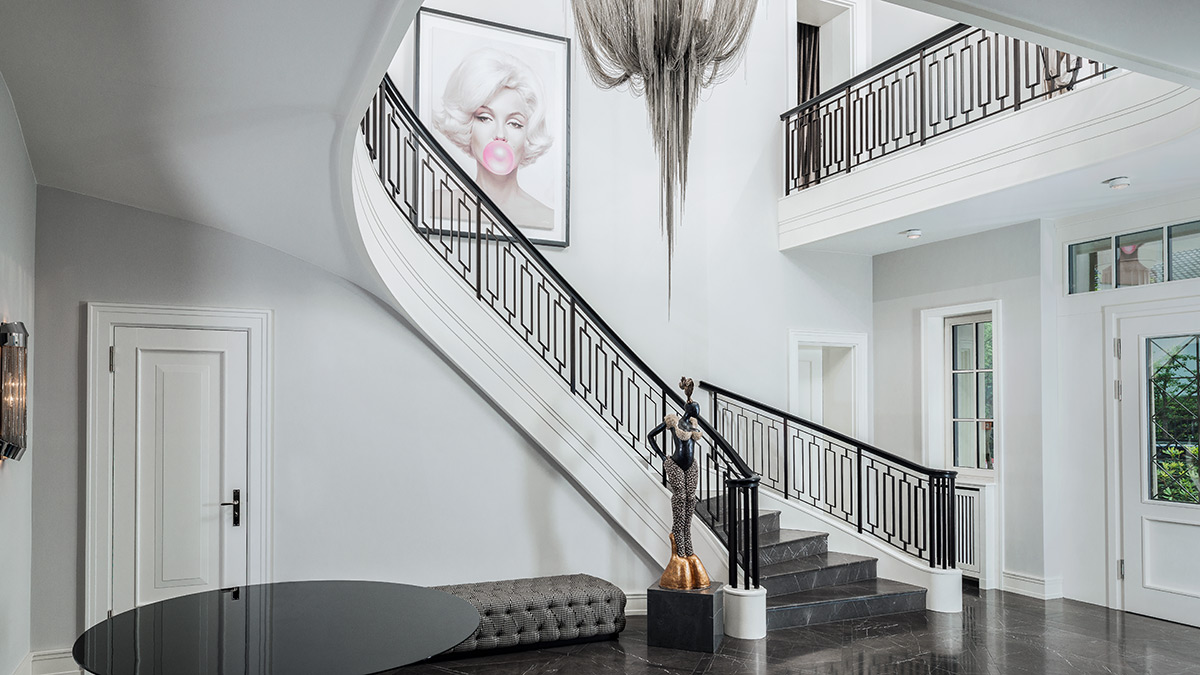 Architektonische Designtreppe in einer Villa von Markiewicz Treppenbau