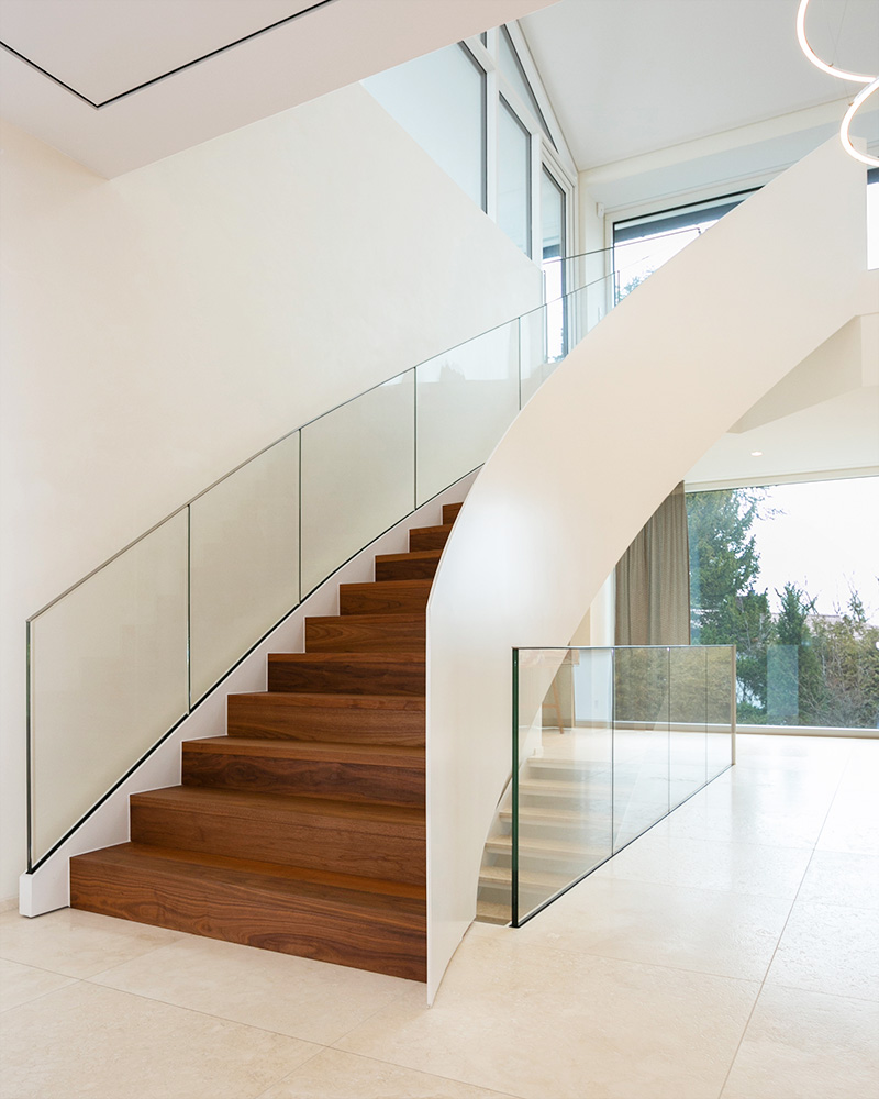 Moderne Design - Bogentreppe aus Stahl